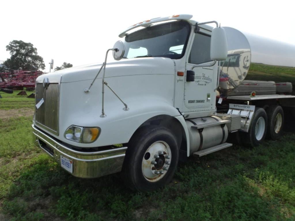 2007 International 9400i Equipment Image0