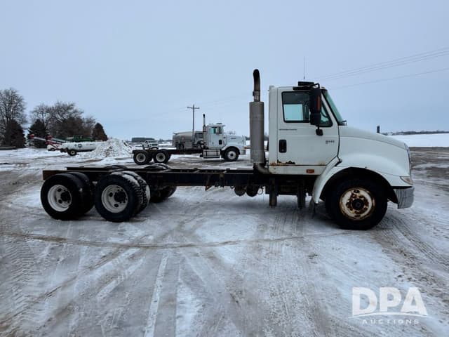 Image of International 8600 equipment image 2