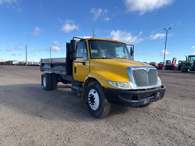 Image of International 4300 SBA equipment image 1