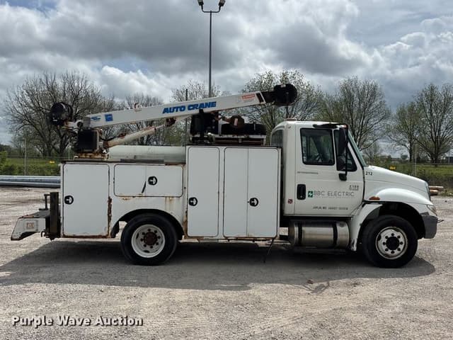 Image of International 4100 equipment image 3