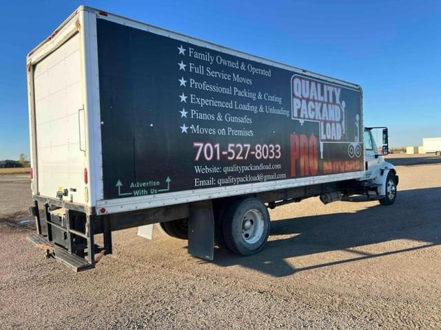 Image of International 4200 equipment image 4