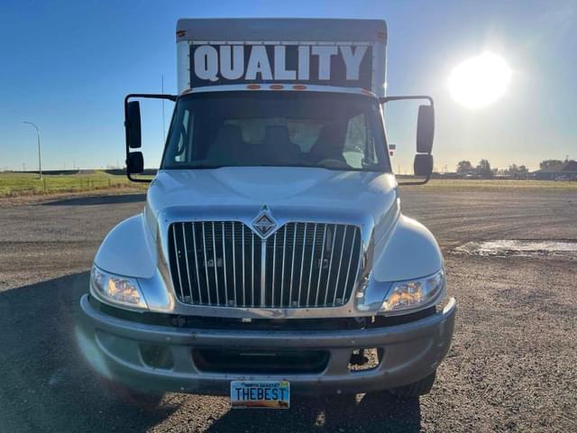 Image of International 4200 equipment image 1