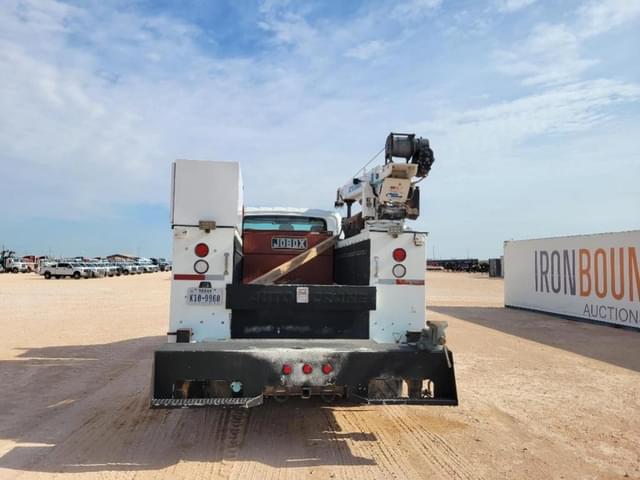 Image of International 4200 equipment image 3