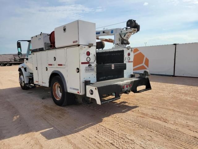 Image of International 4200 equipment image 2