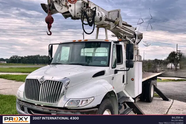 Image of International 4300 equipment image 3