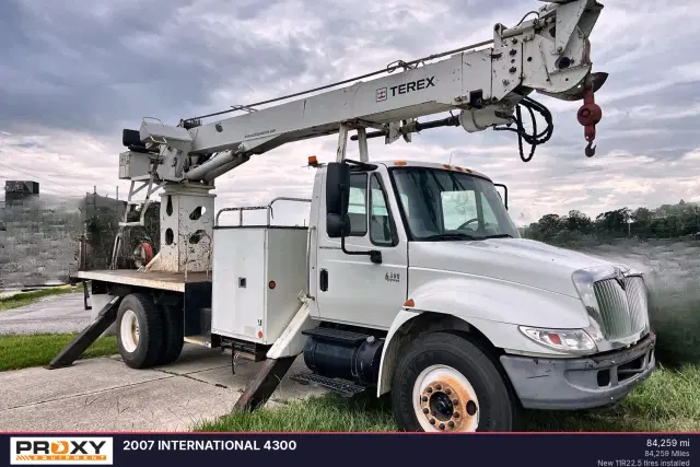 Image of International 4300 equipment image 1