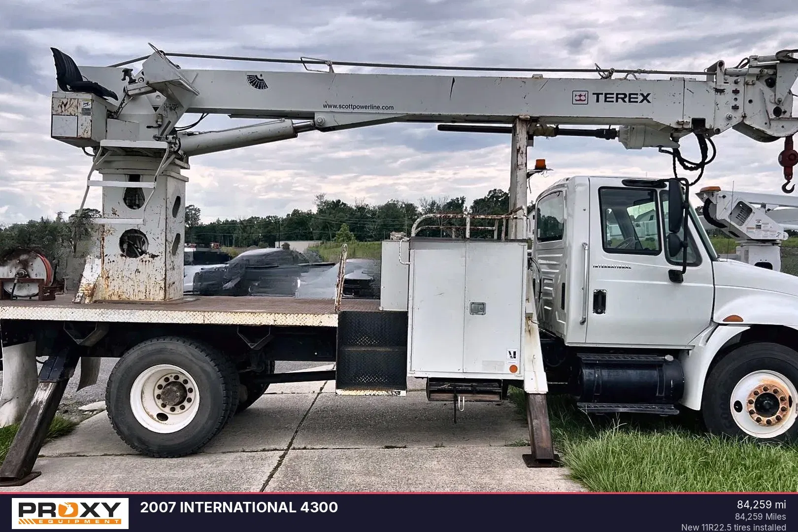 2007 International 4300 Equipment Image0