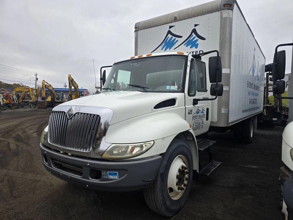 2007 International 4300 Equipment Image0