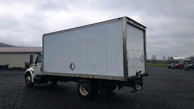 Image of International 4300 equipment image 1
