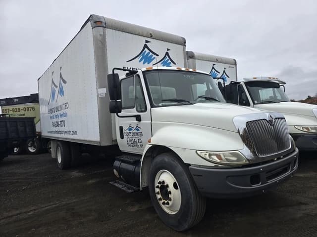 Image of International 4300 equipment image 2