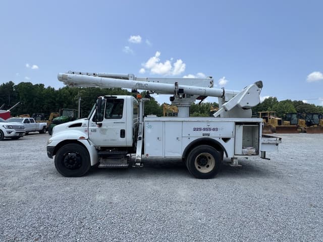 Image of International 4300 equipment image 1