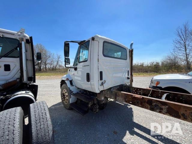 Image of International 4300 equipment image 2