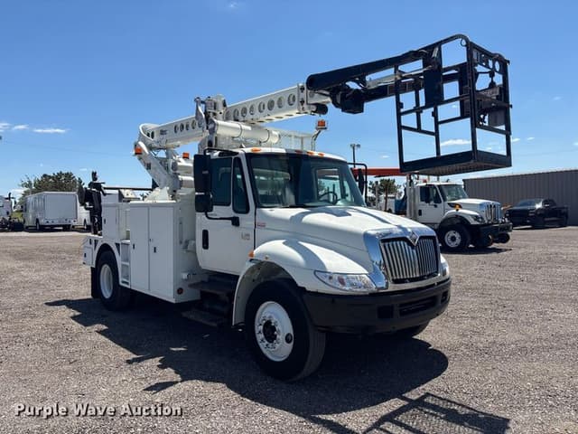 Image of International 4300 SBA equipment image 2
