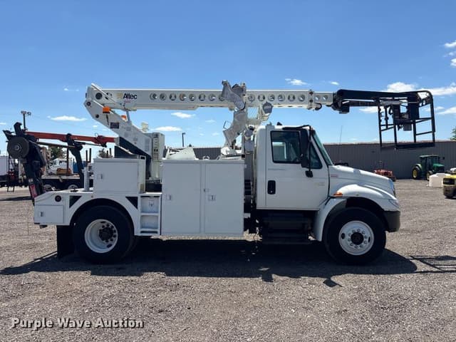 Image of International 4300 SBA equipment image 3
