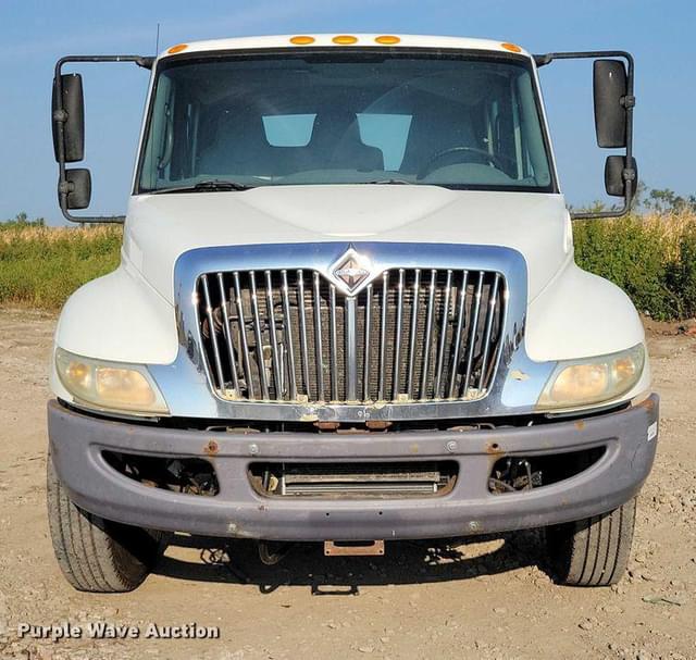 Image of International 4300 equipment image 1
