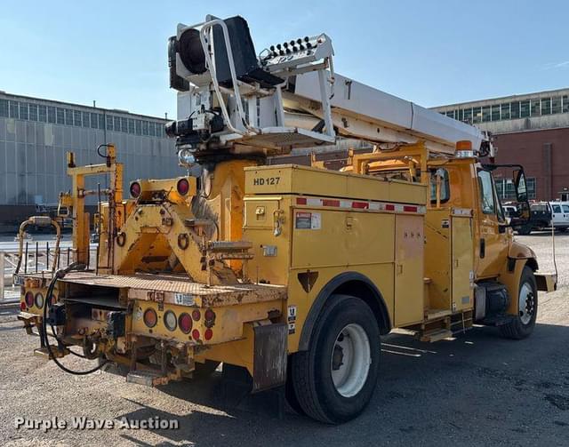 Image of International 4300 equipment image 4