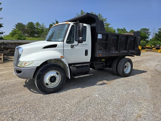 Image of International 4300 equipment image 4