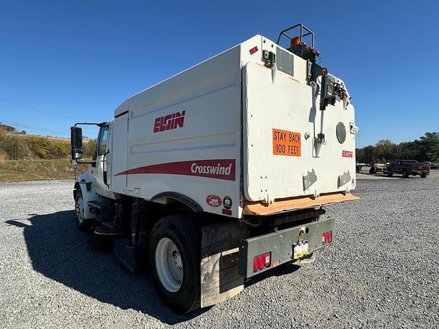 Image of International 4300 equipment image 4