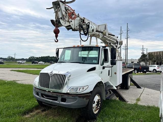 Image of International 4300 equipment image 3