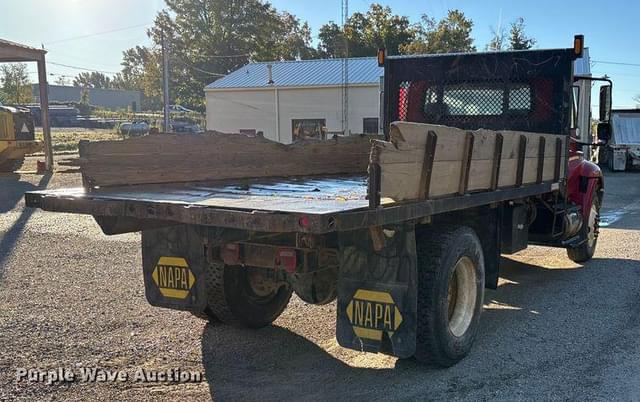 Image of International 4300 equipment image 4