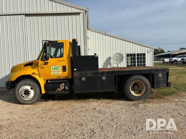 Image of International 4300 equipment image 1