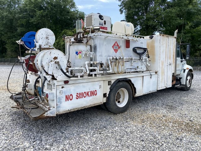 Image of International 4300 equipment image 2