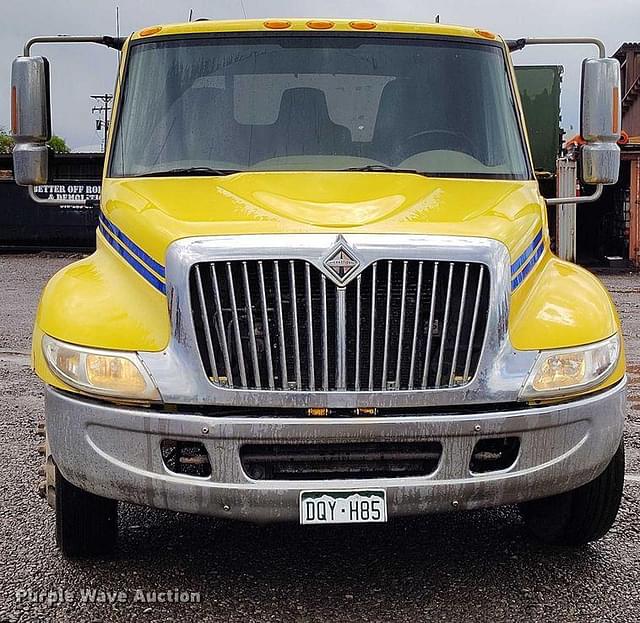 Image of International 4300 equipment image 1