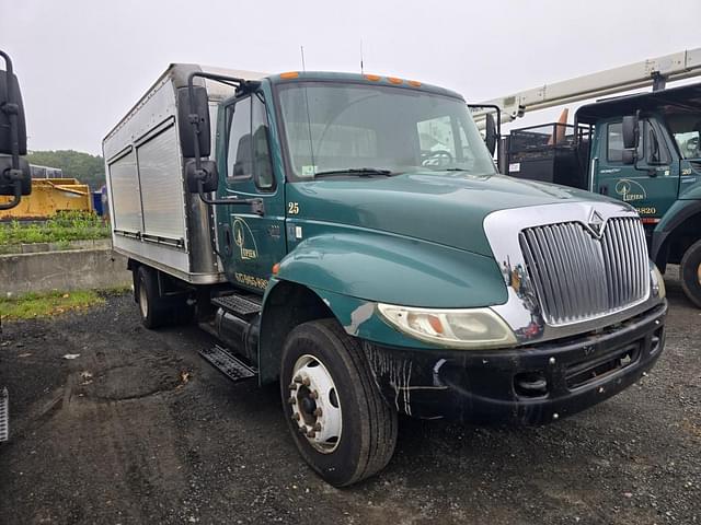 Image of International 4300 equipment image 3