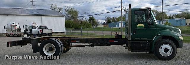 Image of International 4300 SBA equipment image 3
