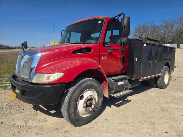 Image of International 4300 equipment image 2