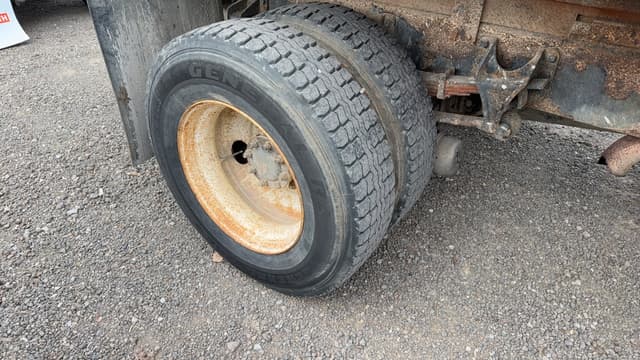 Image of International 4300 equipment image 4