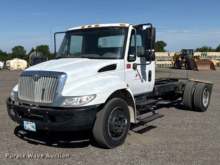 2007 International 4300 Equipment Image0