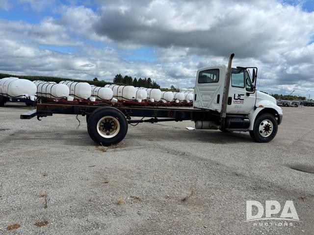 Image of International 4300 equipment image 3