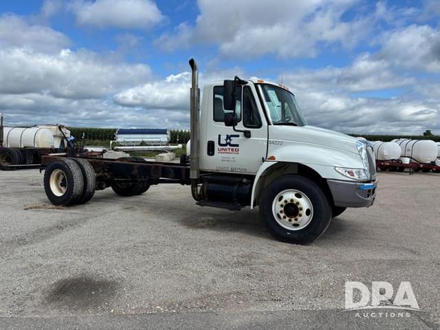 Image of International 4300 equipment image 1