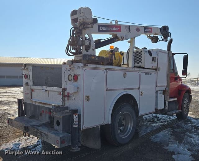 Image of International 4300 equipment image 4