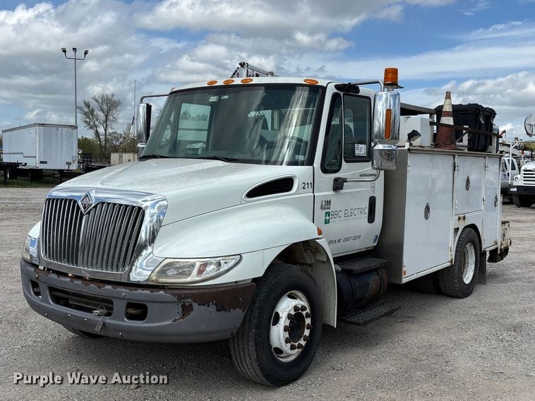 2007 International 4300 Equipment Image0