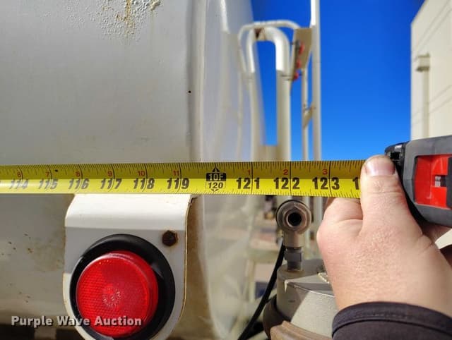 Image of International 4300 equipment image 1