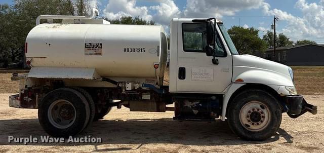 Image of International 4300 equipment image 3
