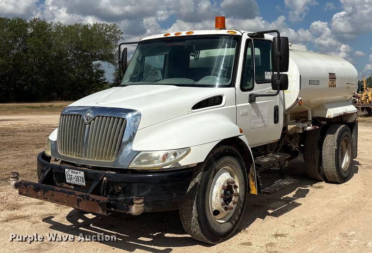 2007 International 4300 Equipment Image0