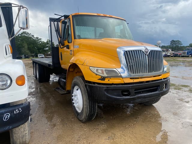 Image of International 4400 equipment image 1