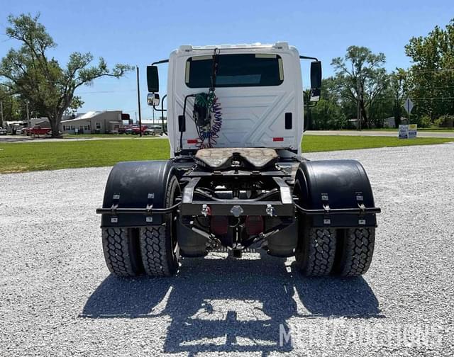 Image of International 4400 equipment image 3