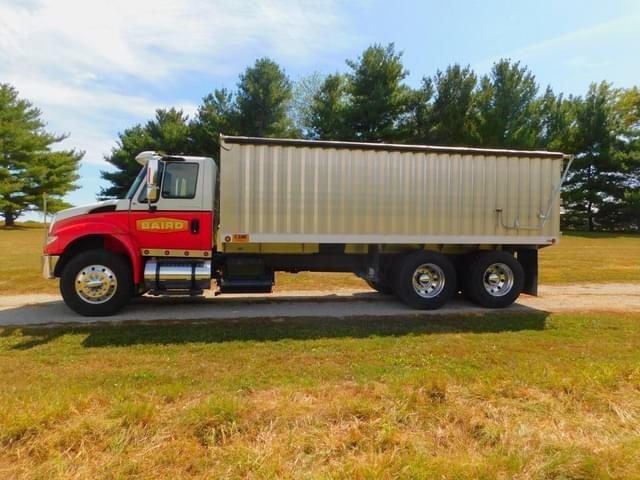 Image of International 4400 equipment image 1