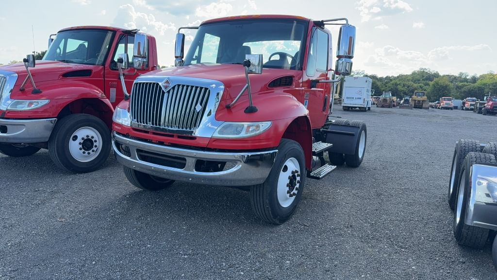 2007 International 4400 Equipment Image0