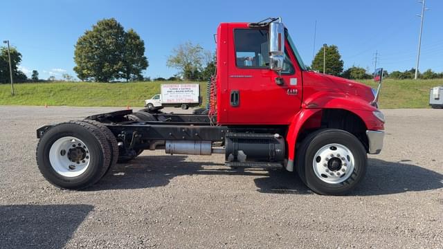 Image of International 4400 equipment image 3