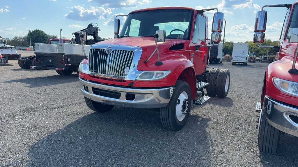 2007 International 4400 Equipment Image0