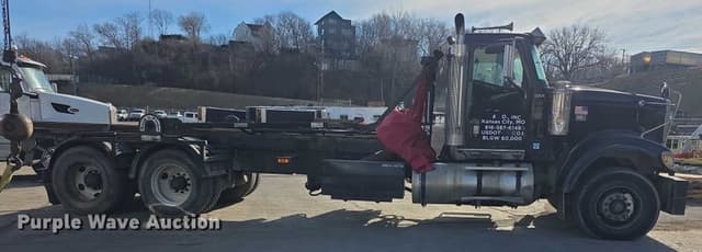 Image of International 5900i equipment image 3