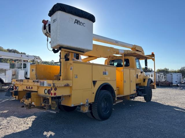 Image of International 7300 equipment image 3