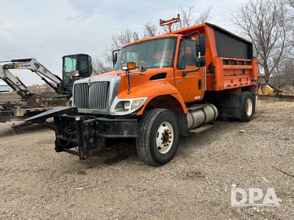 2007 International 7400 SFA Equipment Image0