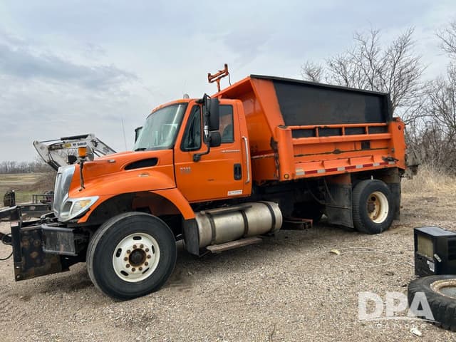 Image of International 7400 SFA equipment image 1