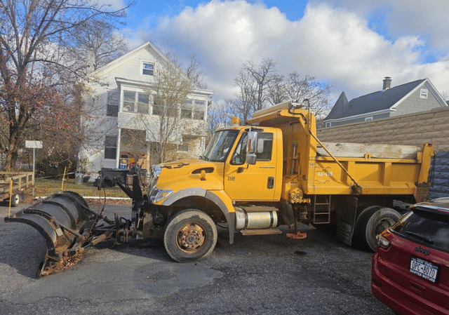 Image of International 7400 equipment image 1